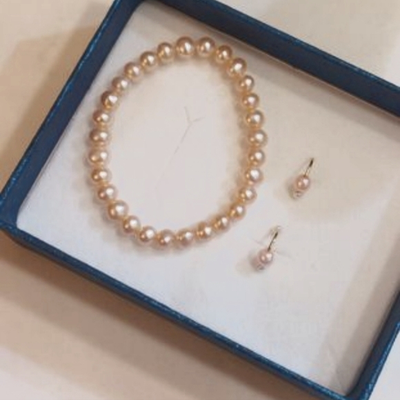 Gold Celebration Kids Pink Pearl Bracelet with Earrings. - Picture 4 of 7